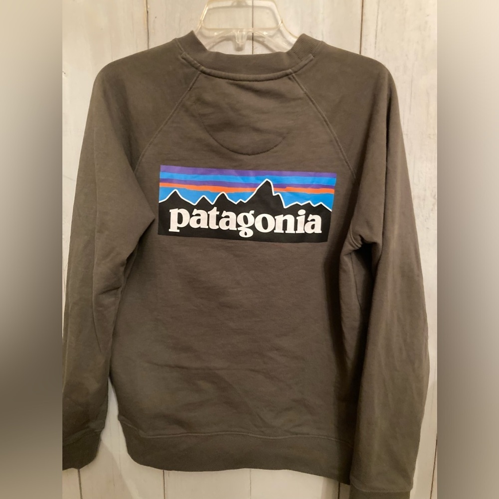 Patagonia Olive Green Logo Crewneck Oversized Sweatshirt Size XS